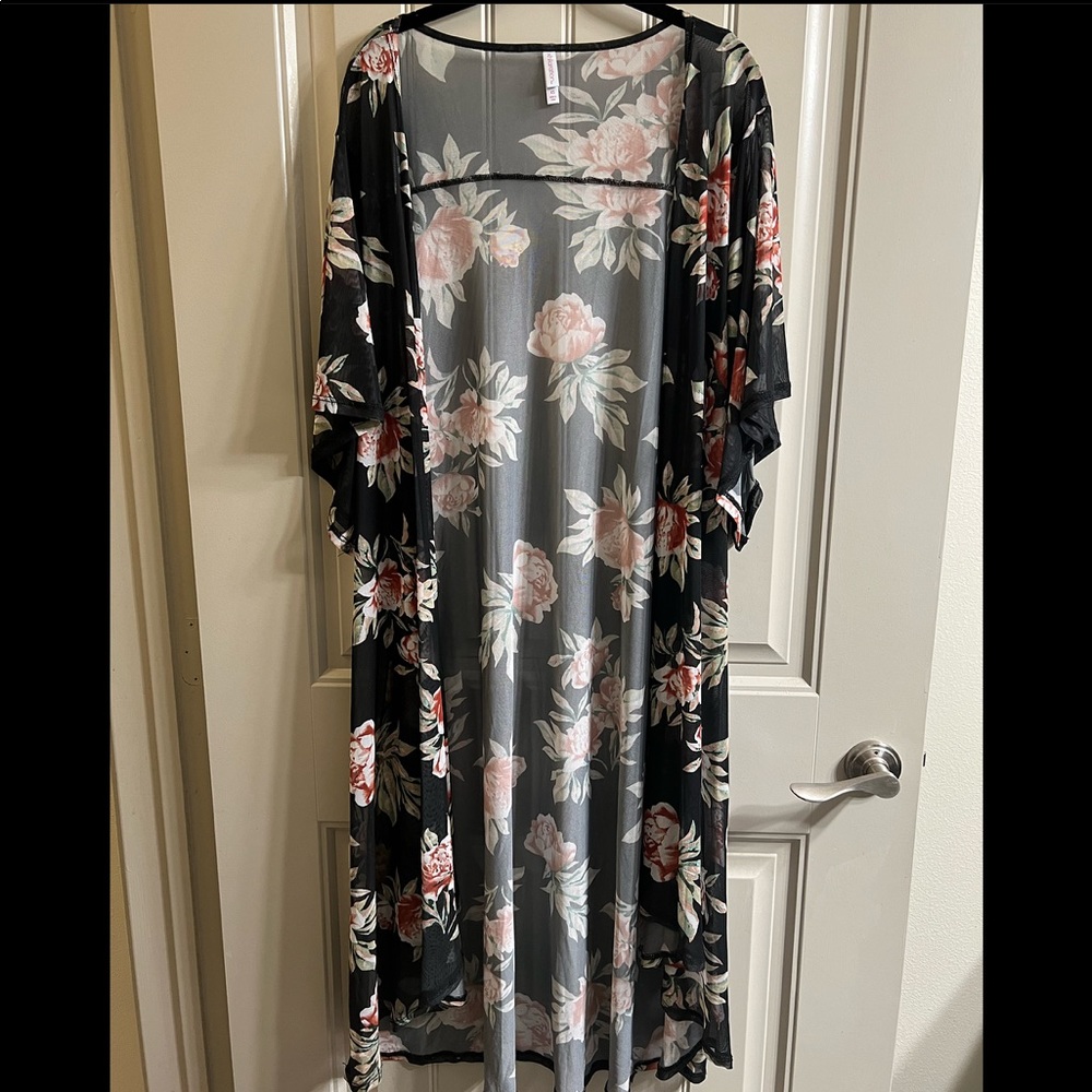 Floral lightweight kimono